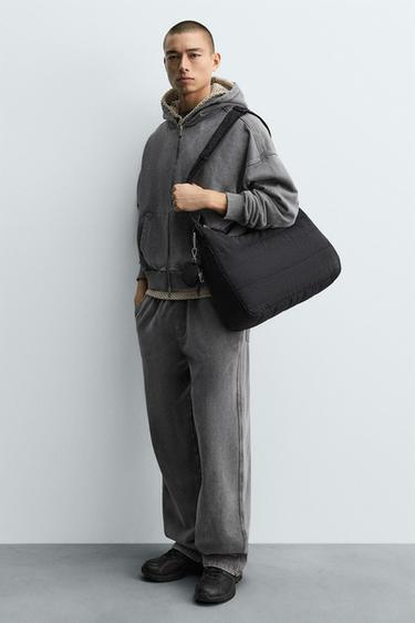 BOLSO NYLON ACOLCHADO - Negro de Zara - Imagen 0