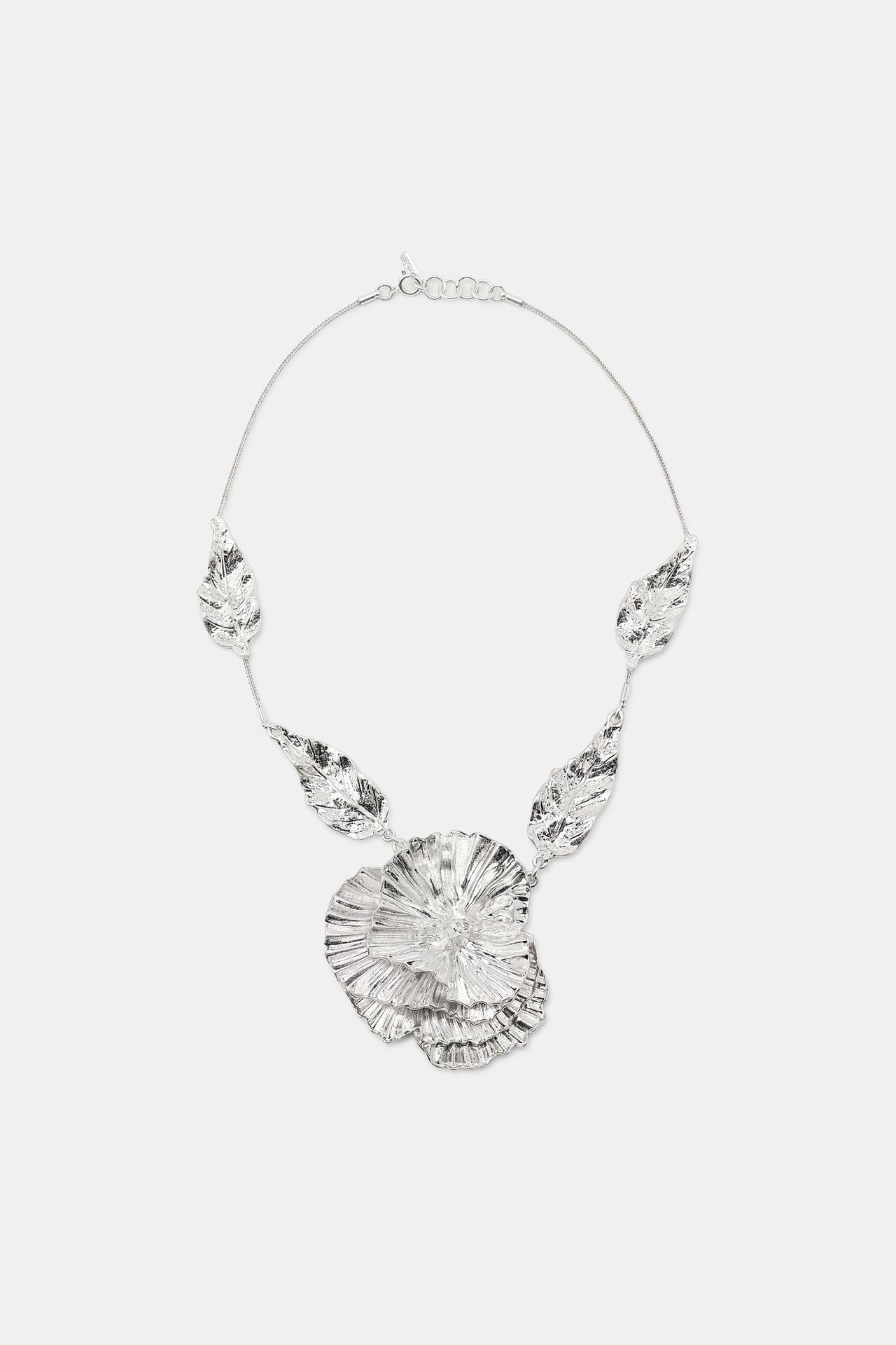 EMBOSSED FLOWER NECKLACE — Silver