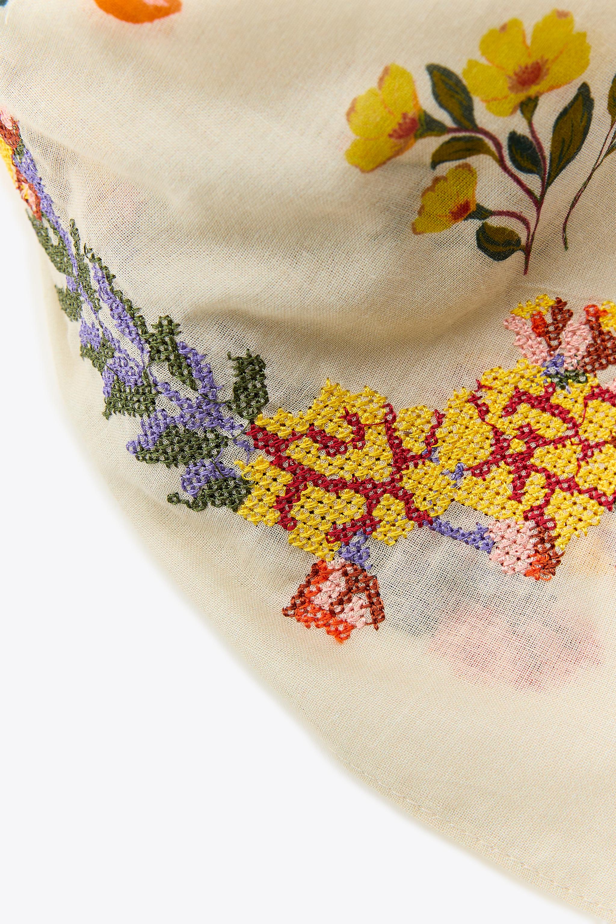 EMBROIDERED COTTON SCARF