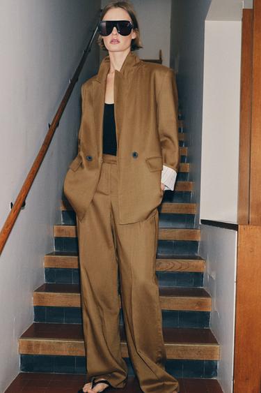 ДВУБОРТНЫЙ БЛЕЙЗЕР ИЗ СМЕСОВОГО ЛЬНА С ПОДВЕРНУТЫМИ РУКАВАМИ — КАРАМЕЛЬНЫЙ от Zara