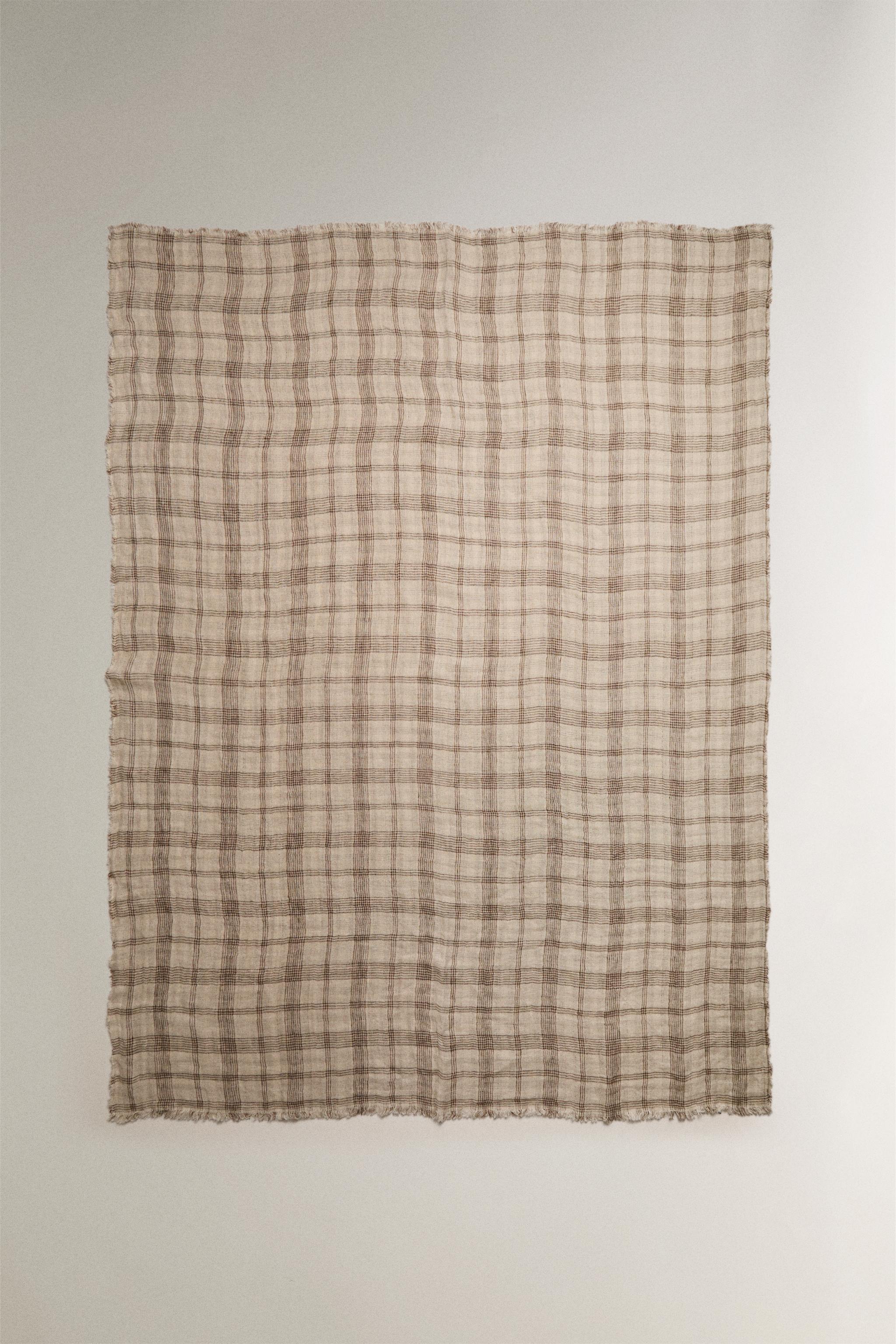 LINEN BLANKET