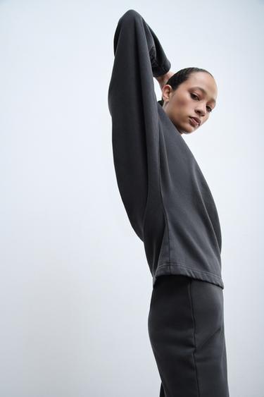 SWEAT AJUSTÉ MANCHES LONGUES - Charbon de Zara - Image 3
