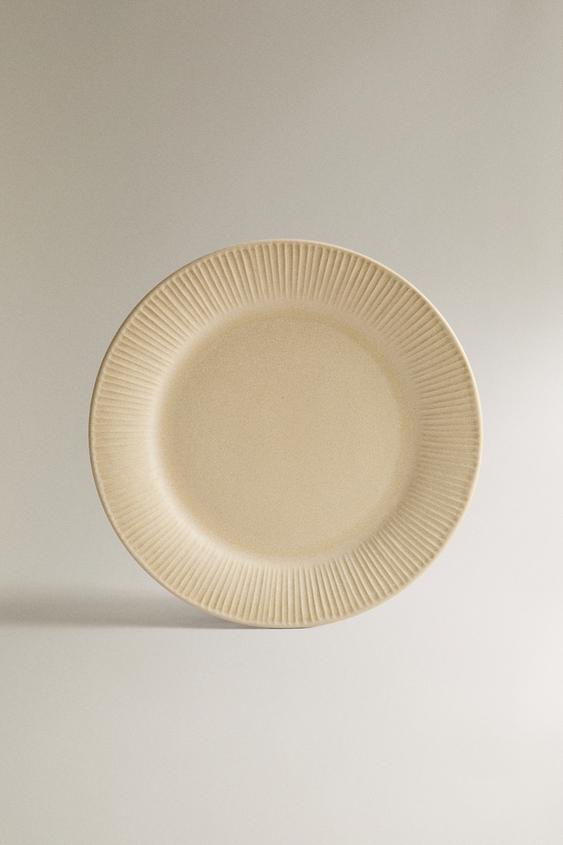 FLACHER TELLER AUS GESTREIFTEM STEINGUT - Dunkelbeige von Zara - Bild 0