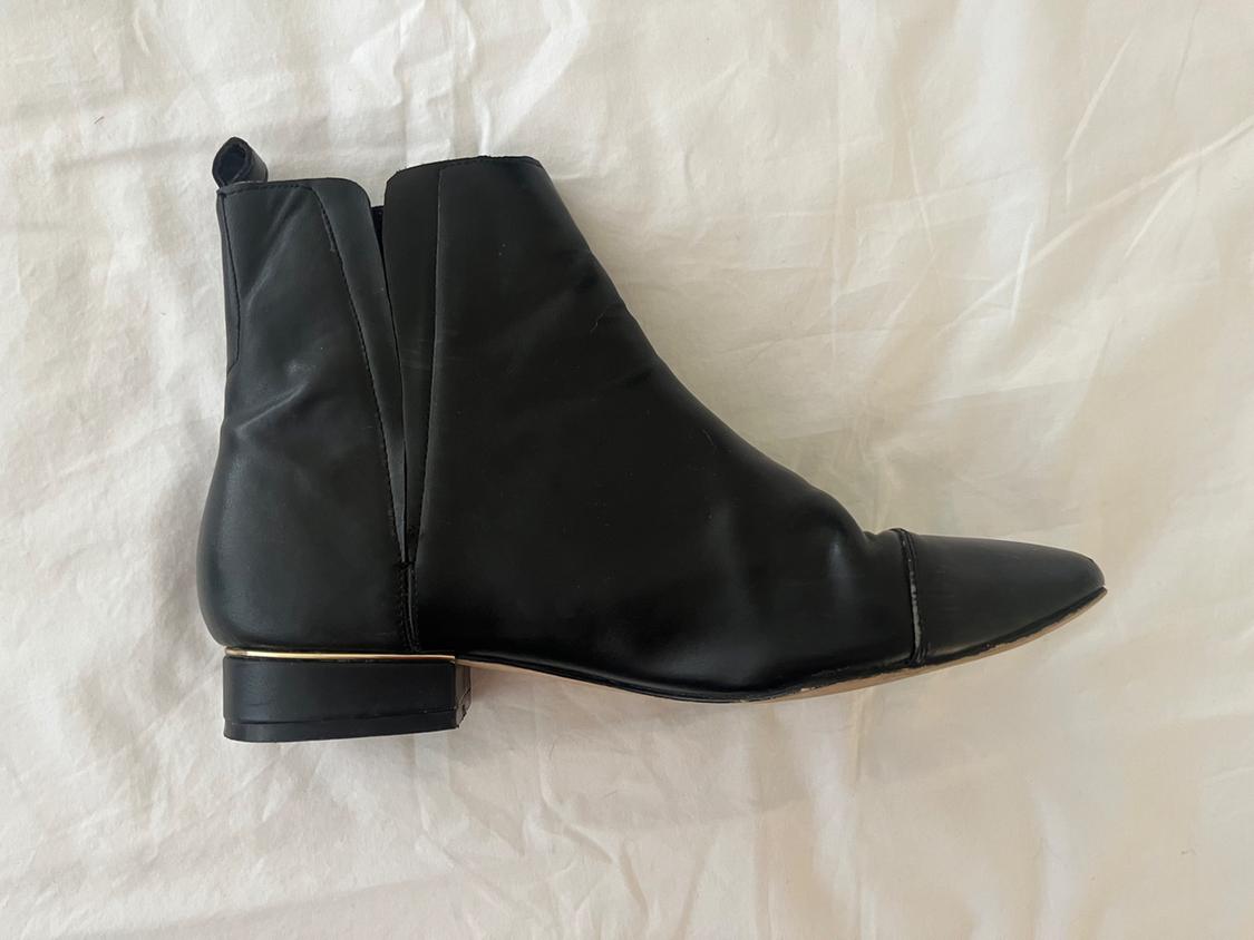 BLACK CHELSEA BOOTS. - Image 3