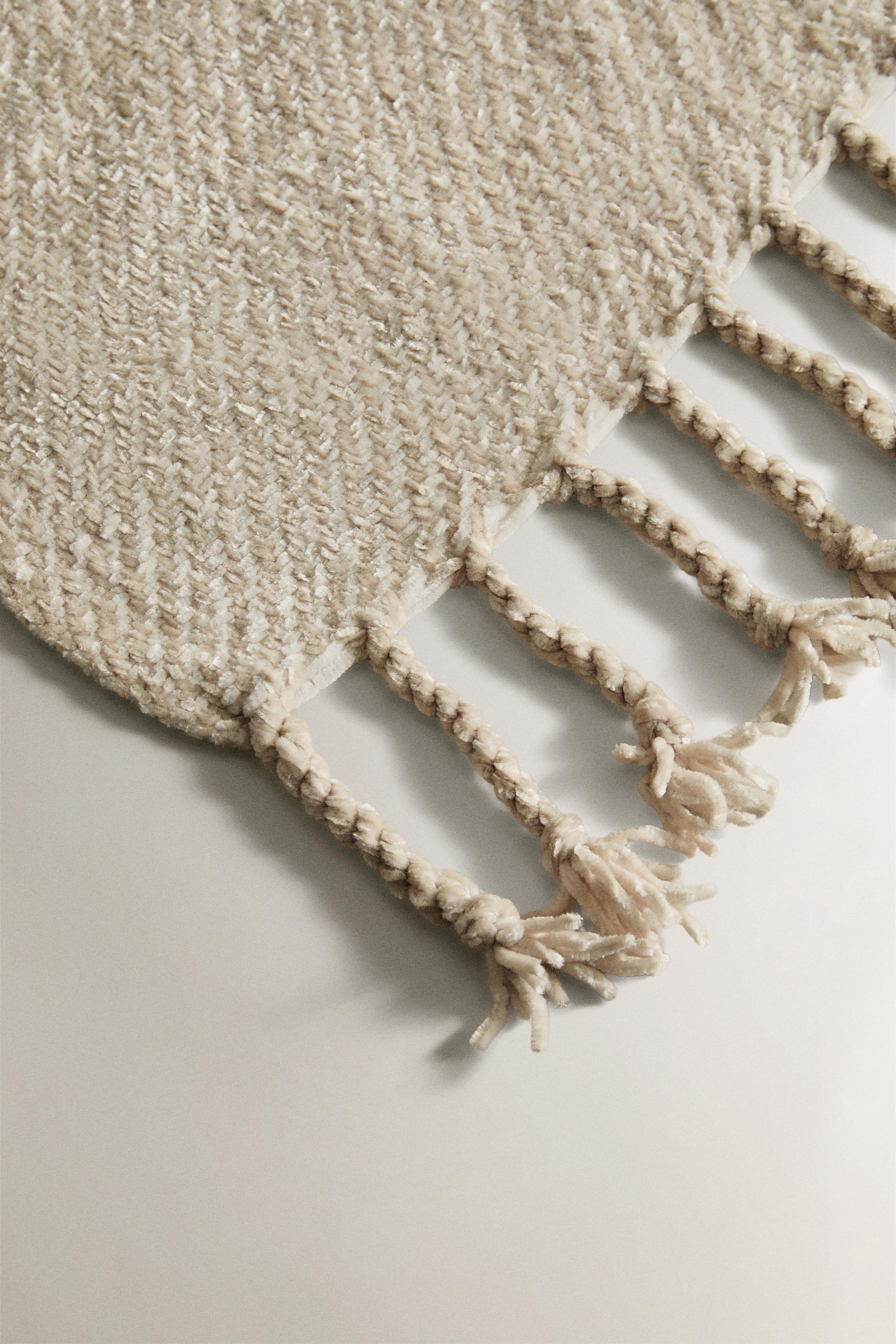 FRINGED DECORATIVE THROW — Cava