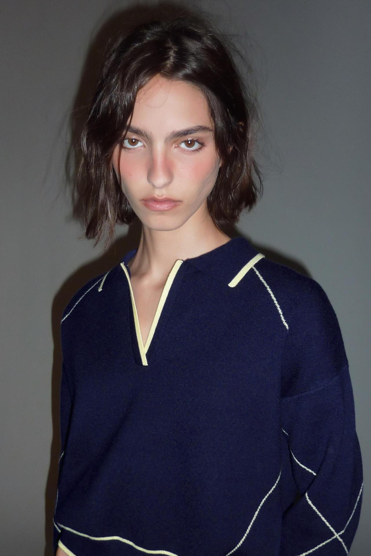 CONTRAST TRIM KNIT POLO SWEATER — Ink blue