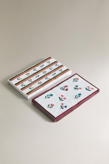 PACK OF FLORAL PAPER NAPKINS (PACK OF 15) - Green by Zara - Image 1