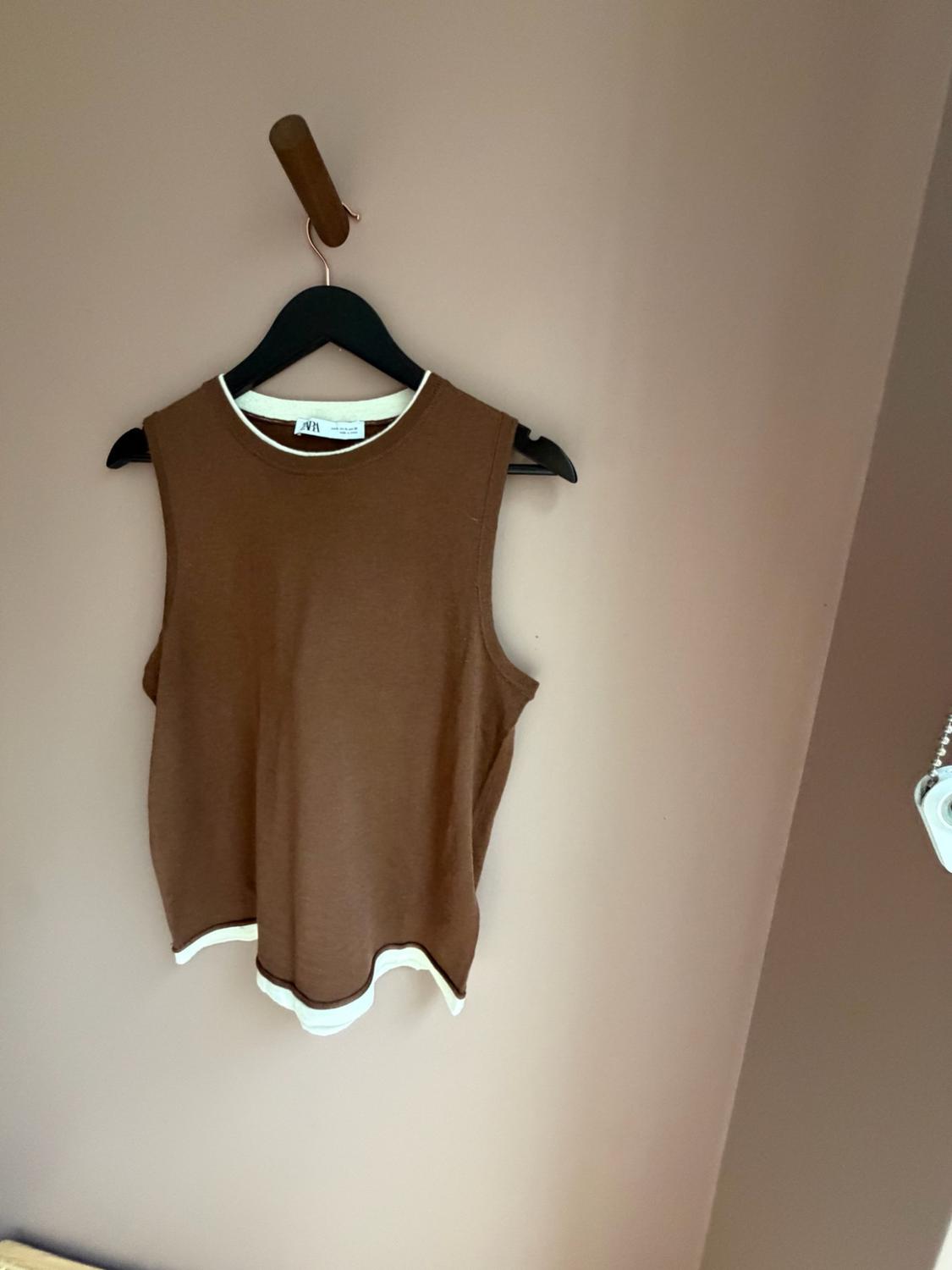 CONTRAST TRIM KNITTED WAISTCOAT - Image 9