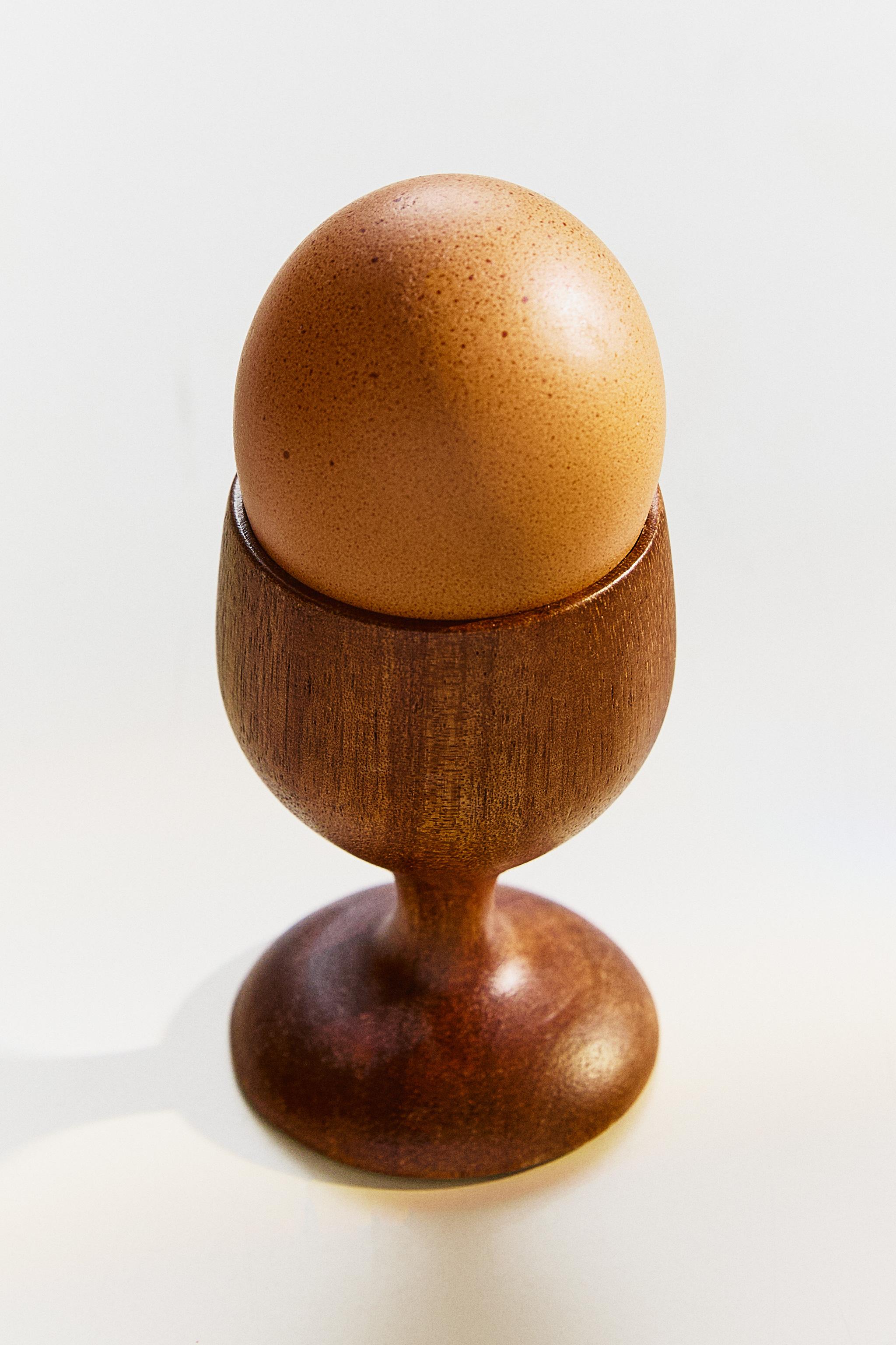 WOODEN EGG CUP — Light beige