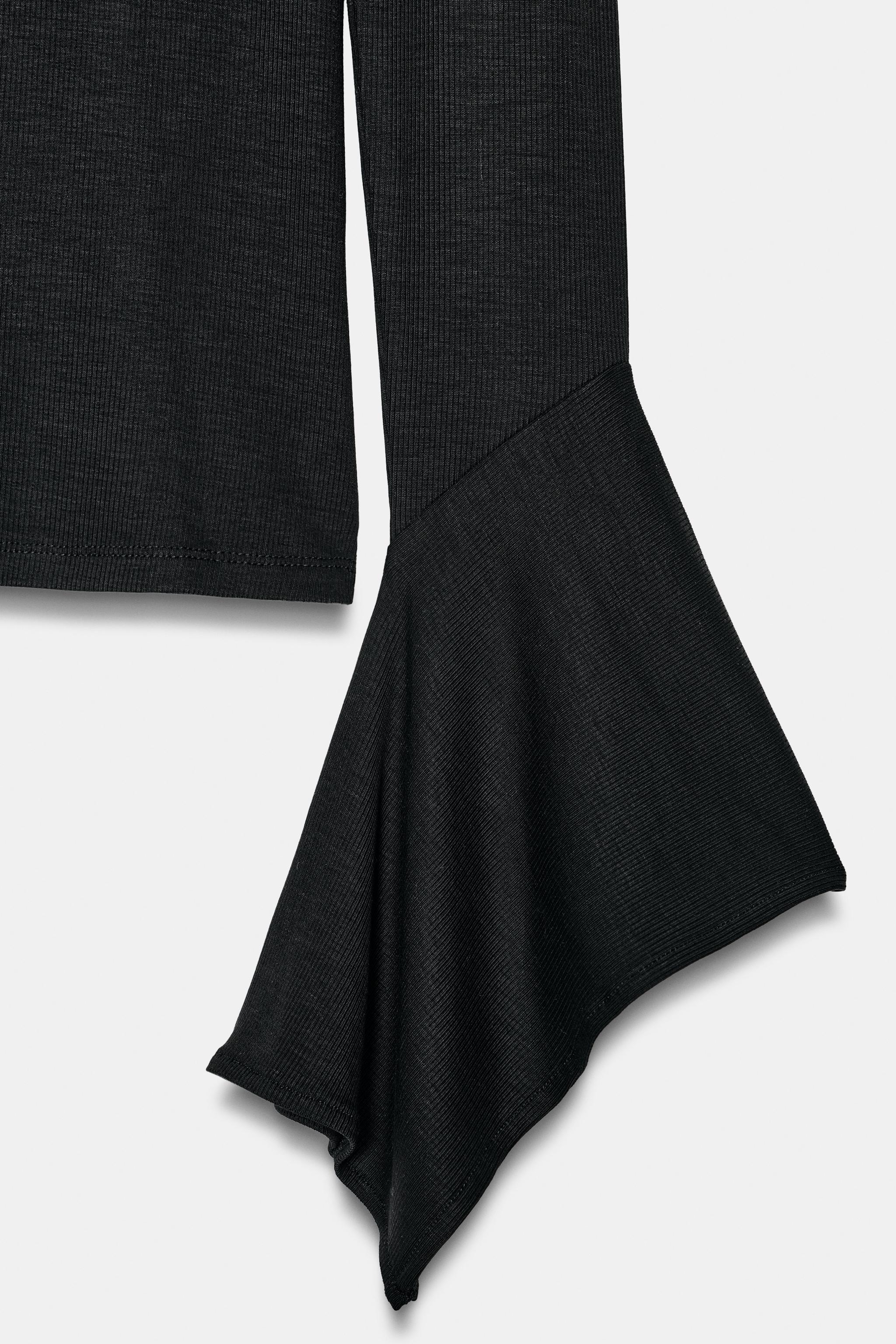 RUFFLED SLEEVE T-SHIRT