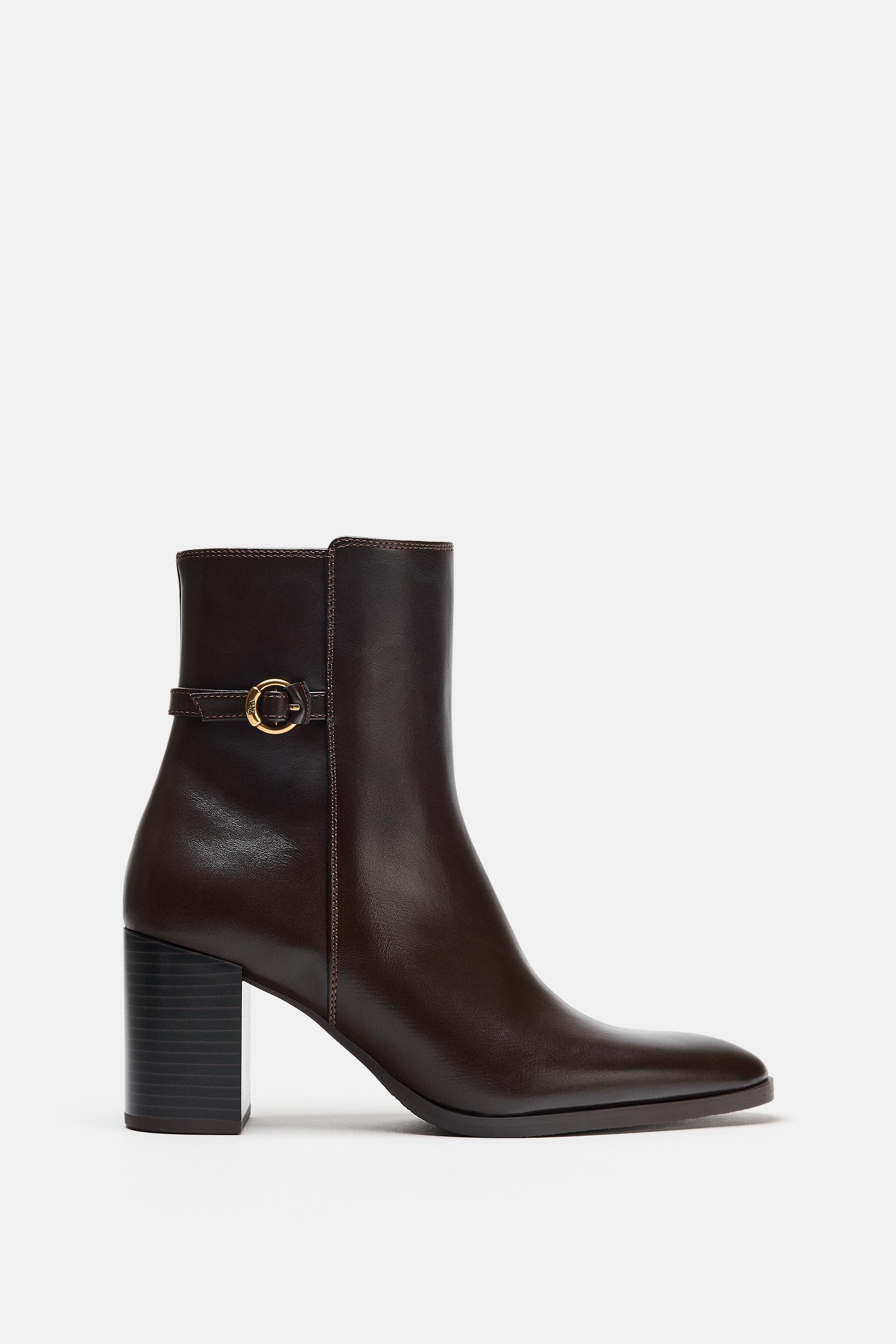 BOTTINES À TALONS