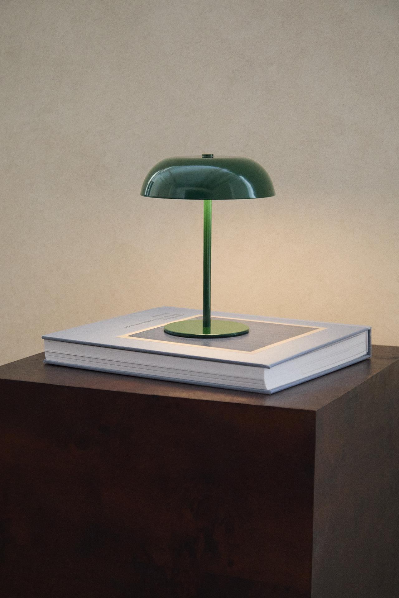 MONOCOLOUR CORDLESS TABLE LAMP — Green