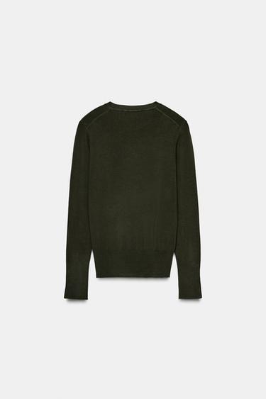 PULL EN MAILLE LISSE BASIQUE - Kaki foncé de Zara - Image 5