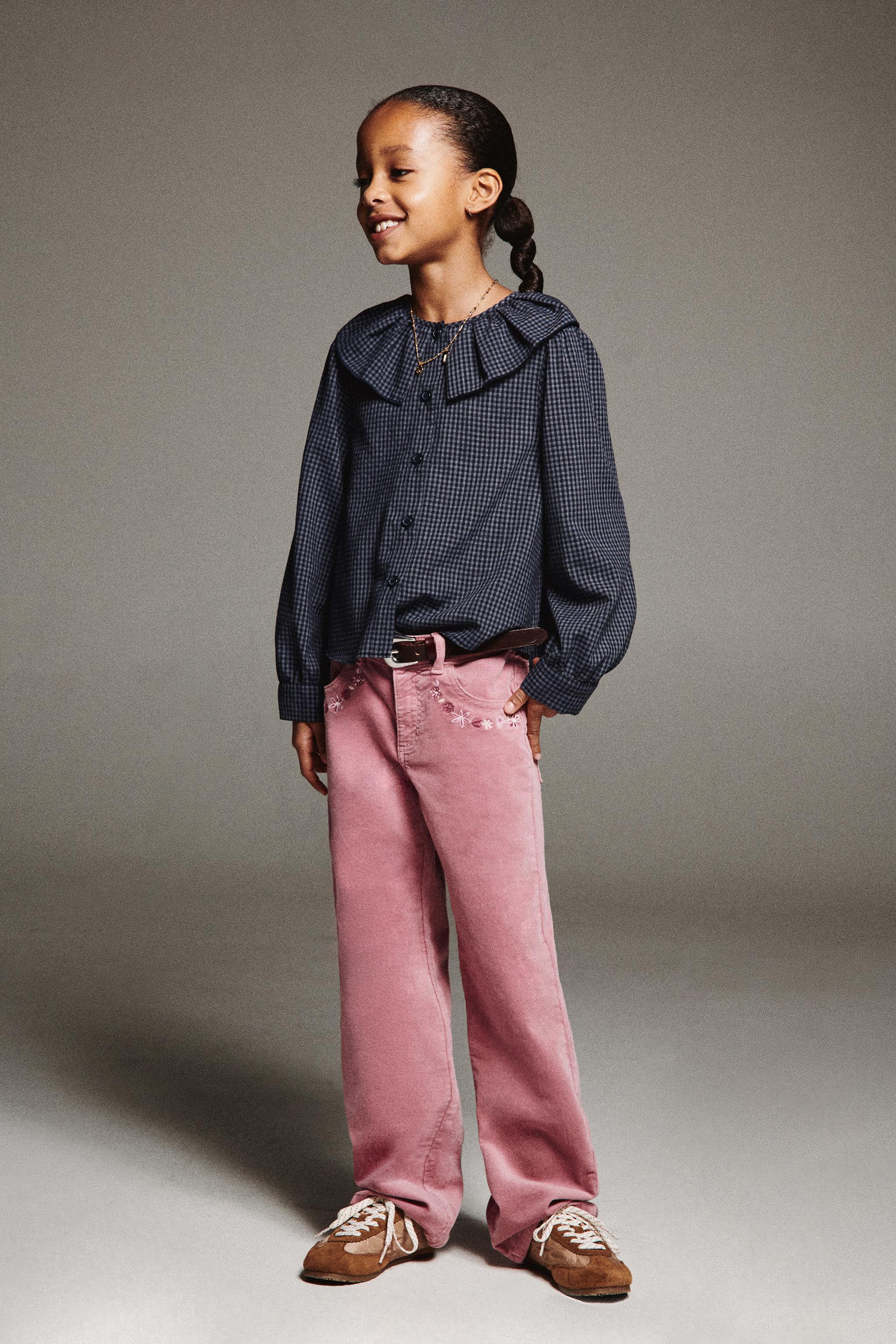 PANTALON EN VELOURS À FLEURS BRODÉES