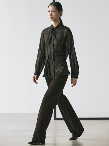 Camisa fuida cuello fular - Negro de Zara