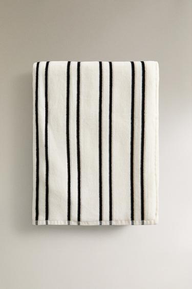 VELOUR BEACH TOWEL WITH THIN STRIPES - Ecru / Black by Zara