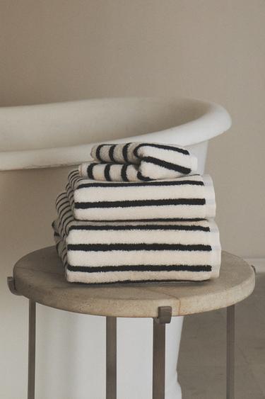 COLOURED STRIPE BATH TOWEL - Dark green by Zara