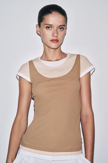 تيشرت متراكب بتباين لوني - بني فاتح by Zara - Image 0