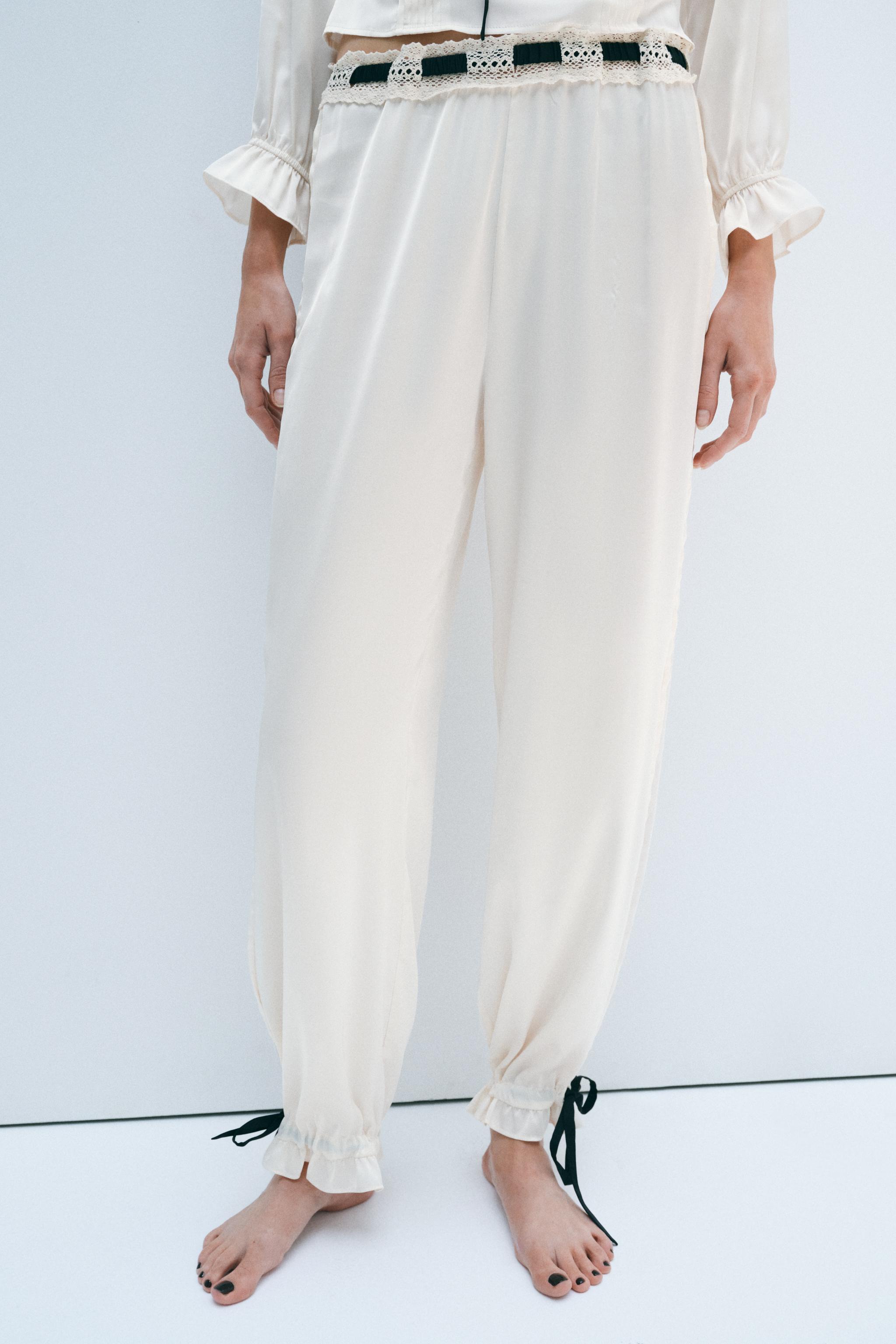 【ZARA】コントラストリボン付きサテンパンツ 1067/513/726 コントラストリボン付きサテンパンツ - ウェハース | ZARA Japan