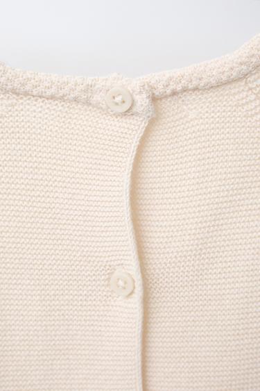PULL EN MAILLE À MAILLES LINKS ET FLEURS BRODÉES - Vanille de Zara - Image 3