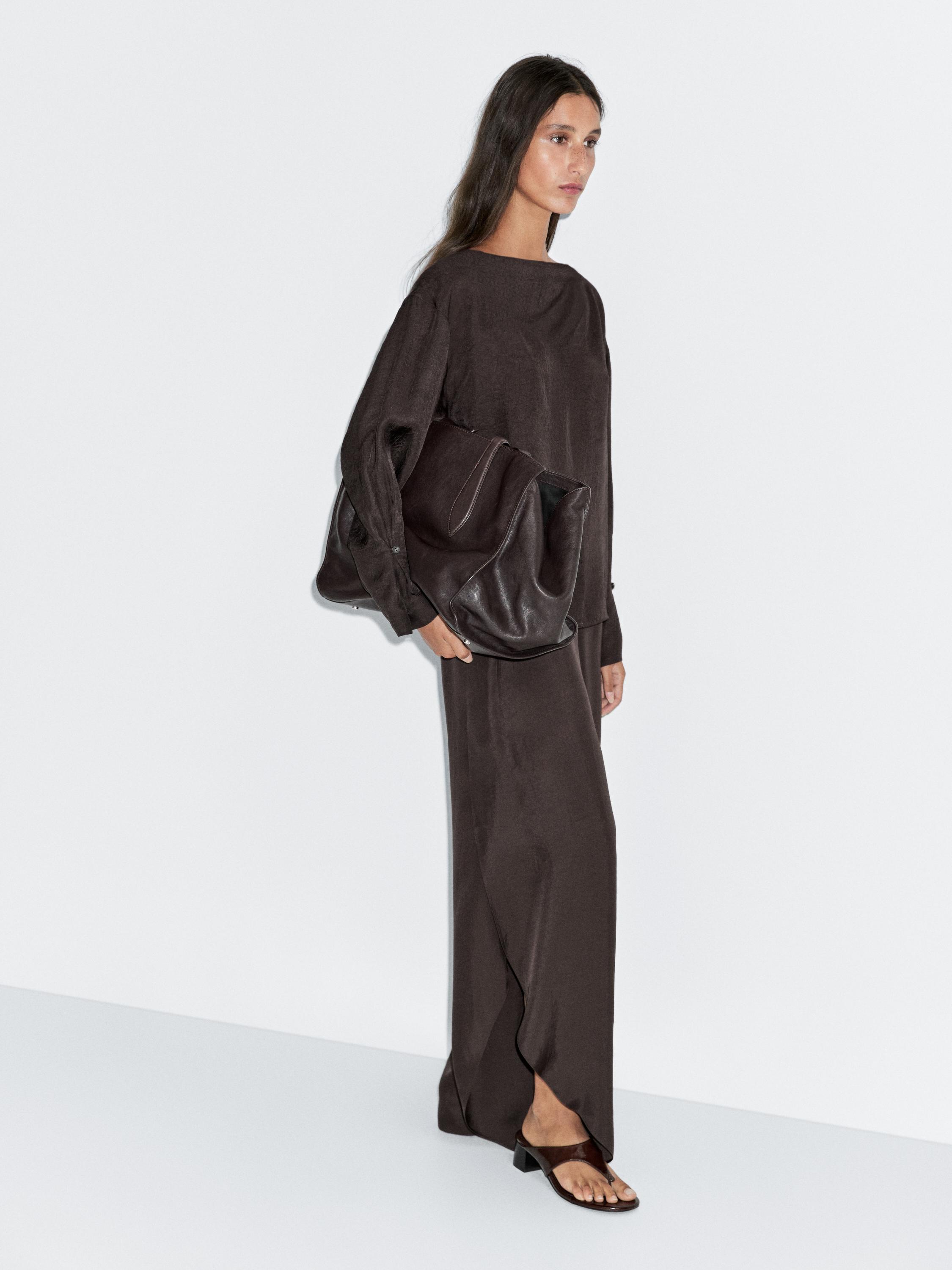 Flowing split hem trousers