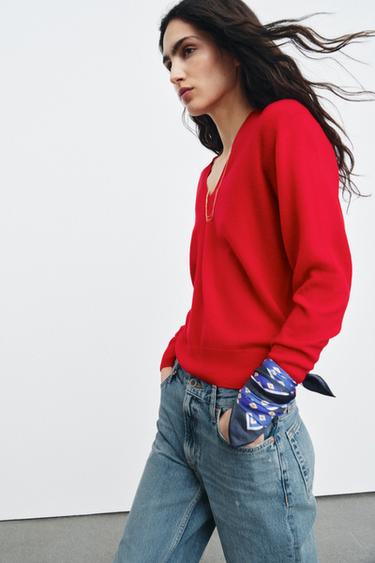 PULL 100 % LAINE EXTRA DOUCE COL EN V - Rouge de Zara - Image 1
