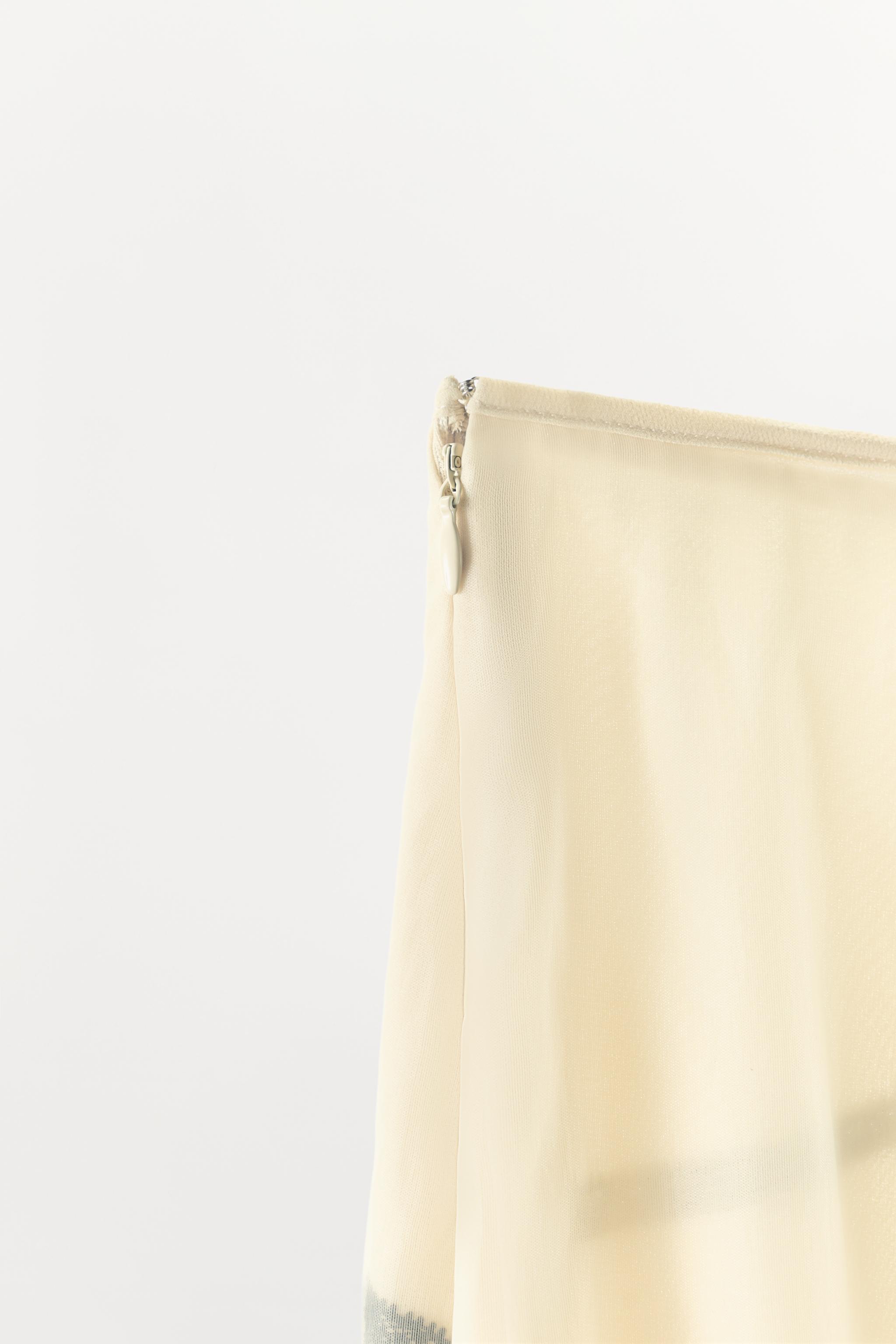 JUPE MI-LONGUE EN GEORGETTE ET DENTELLE