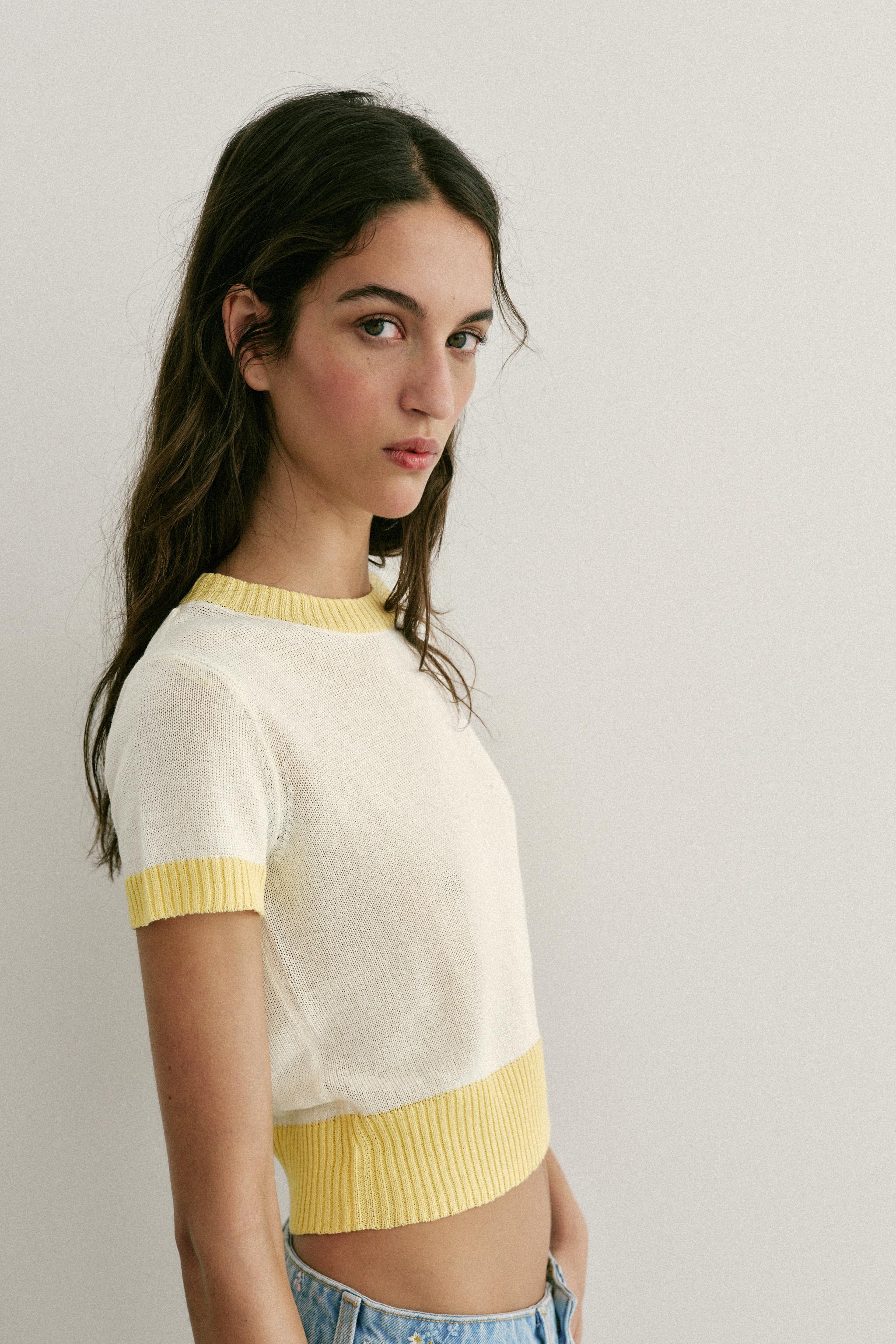 SHORT SLEEVE KNIT TOP