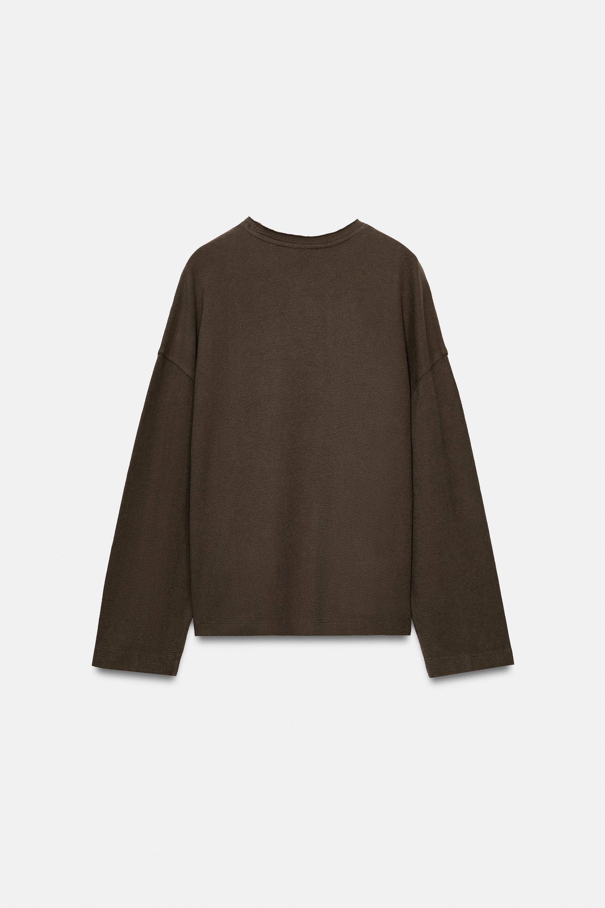 TEXTURED LONG SLEEVE T-SHIRT