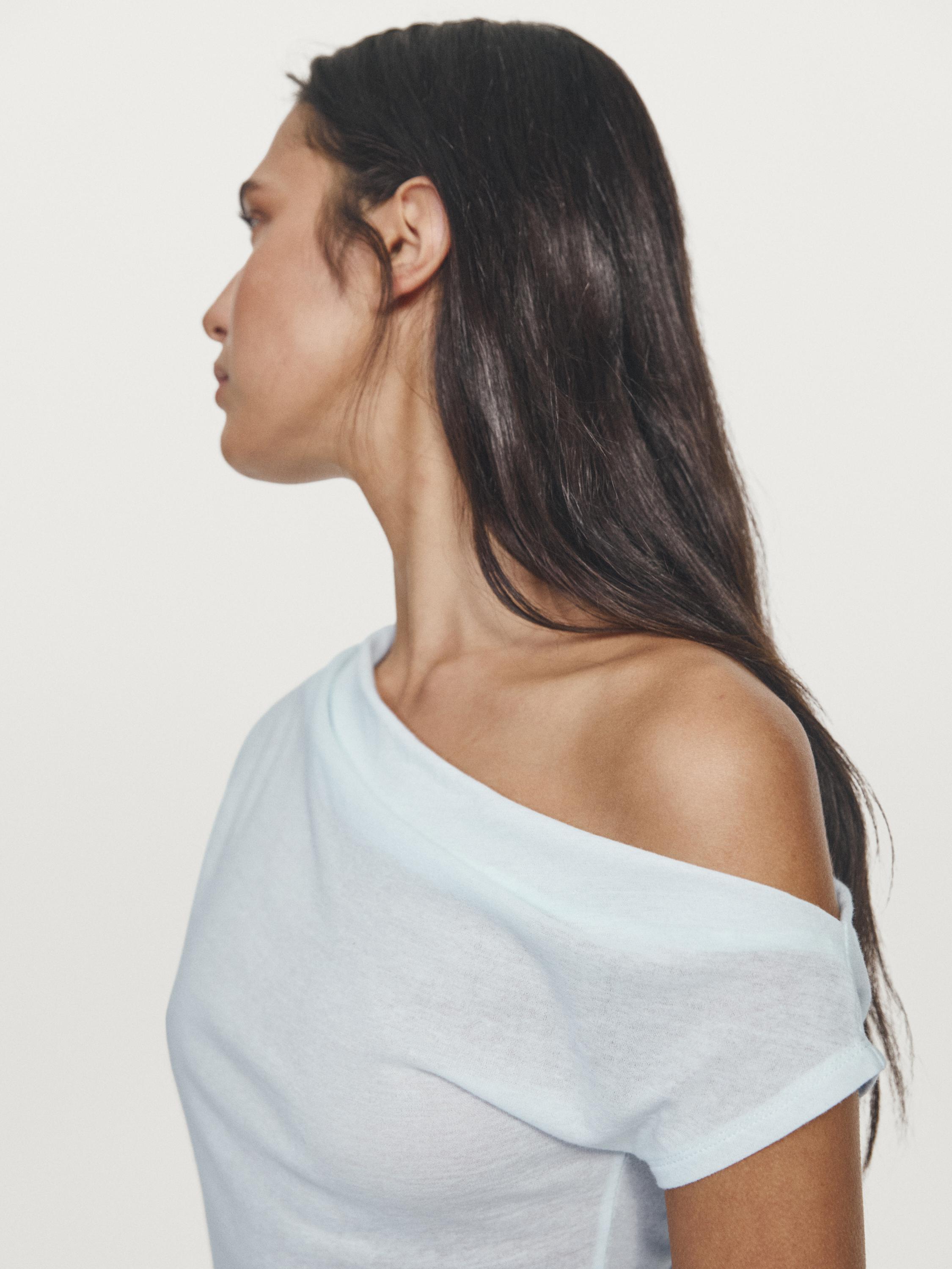 Top asymétrique sans manches