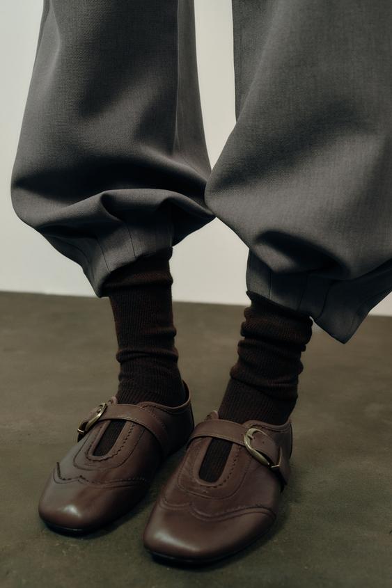 BALLERINES EN CUIR PERFORÉES