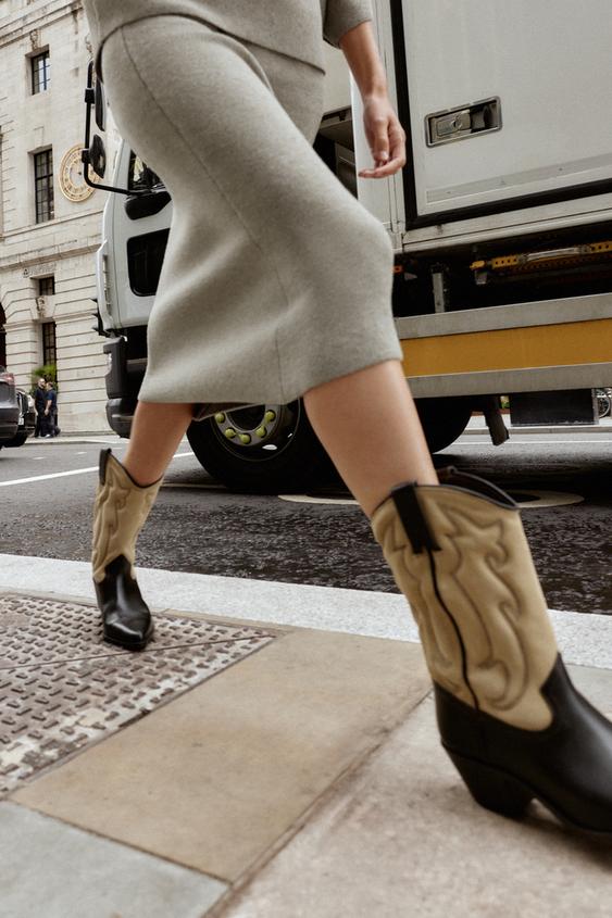 BOTTES COMBINÉES EN CUIR AVEC BRODERIES