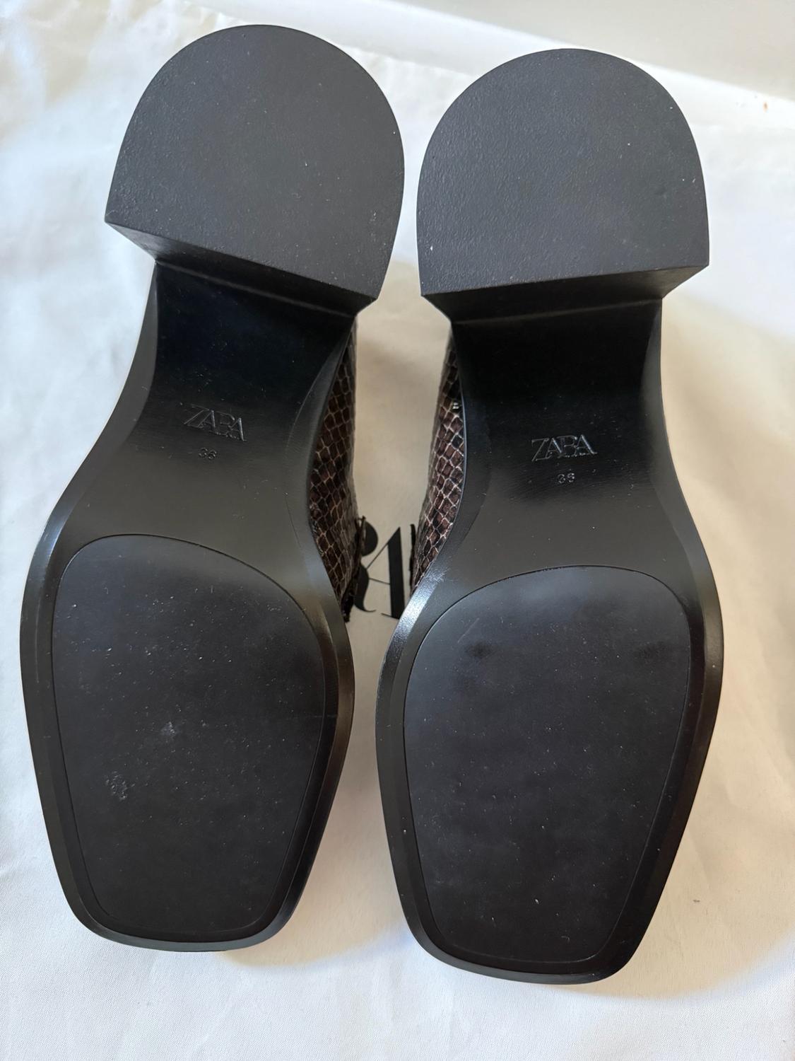 HEELED LOAFERS WITH BUCKLE - Image 7