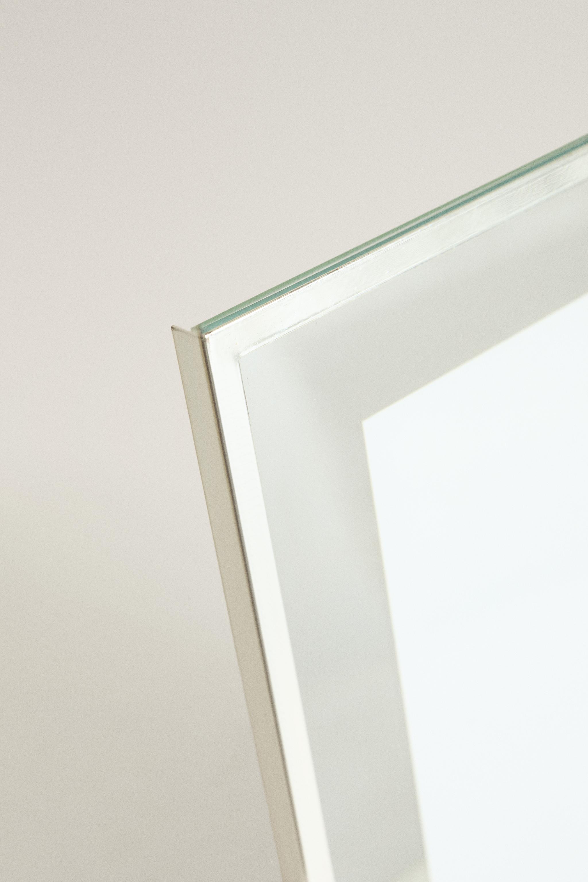 EASEL PICTURE FRAME