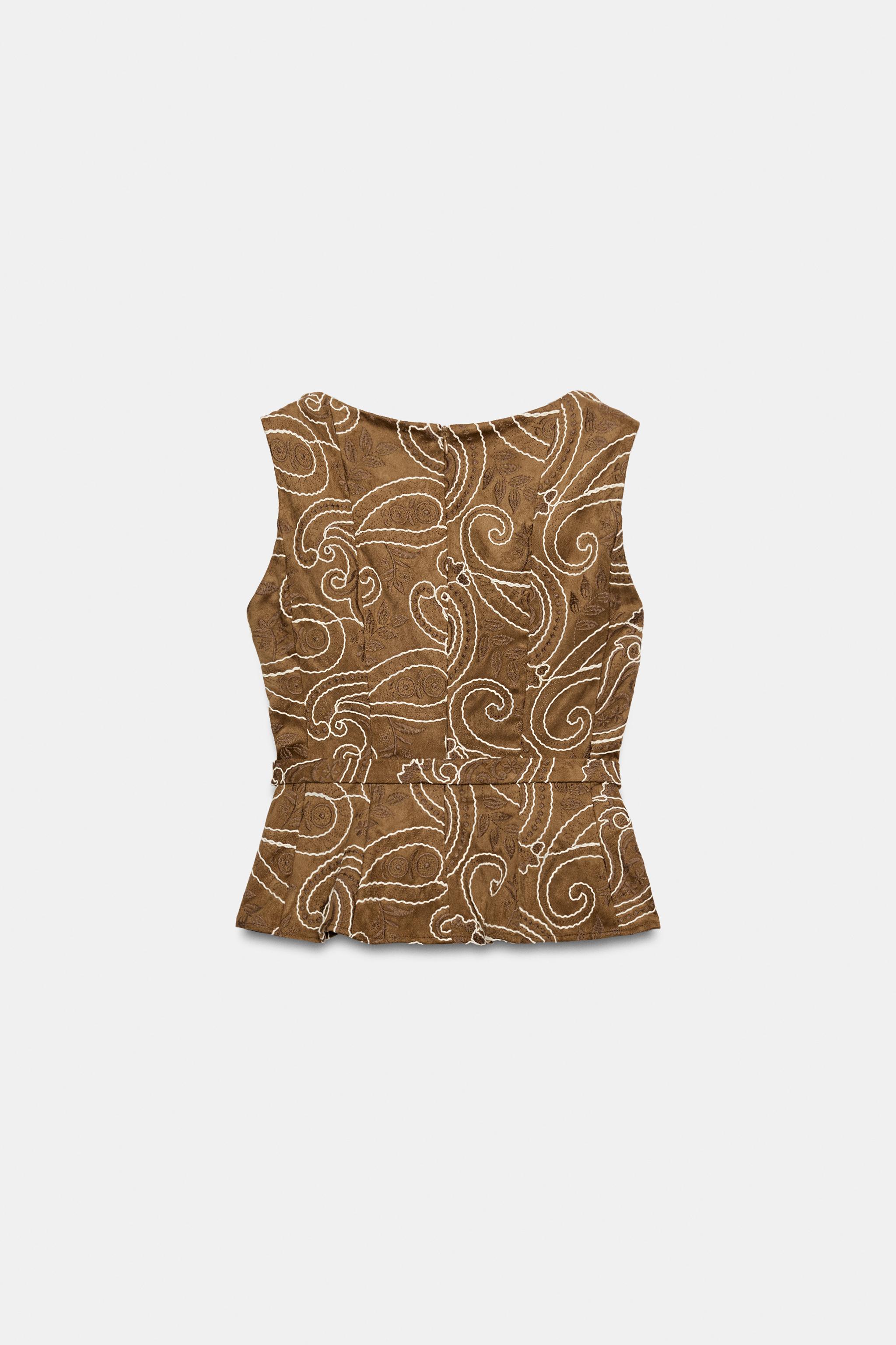 TOP BRODÉ AVEC CEINTURE