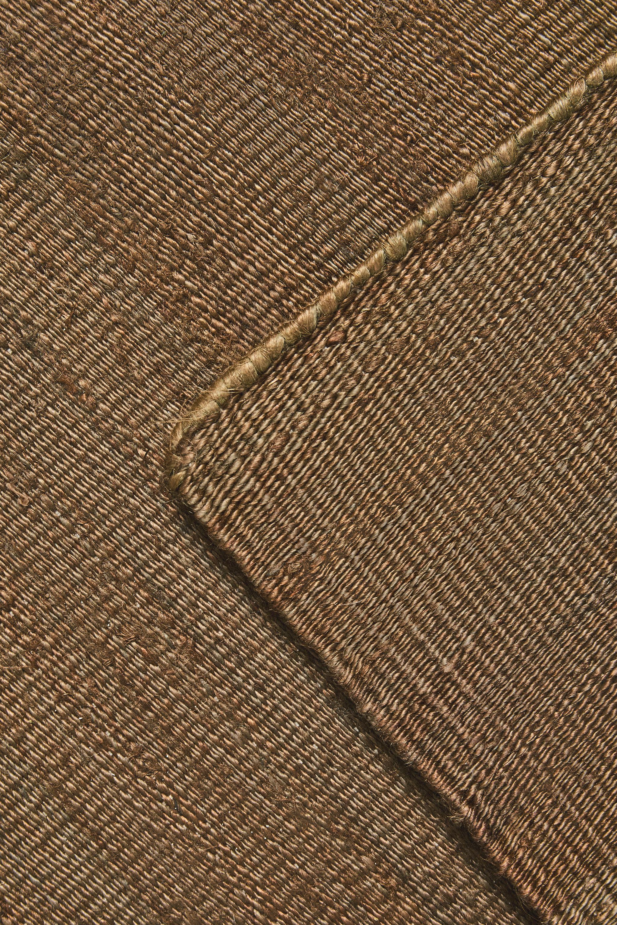 LIGHTWEIGHT JUTE AREA RUG