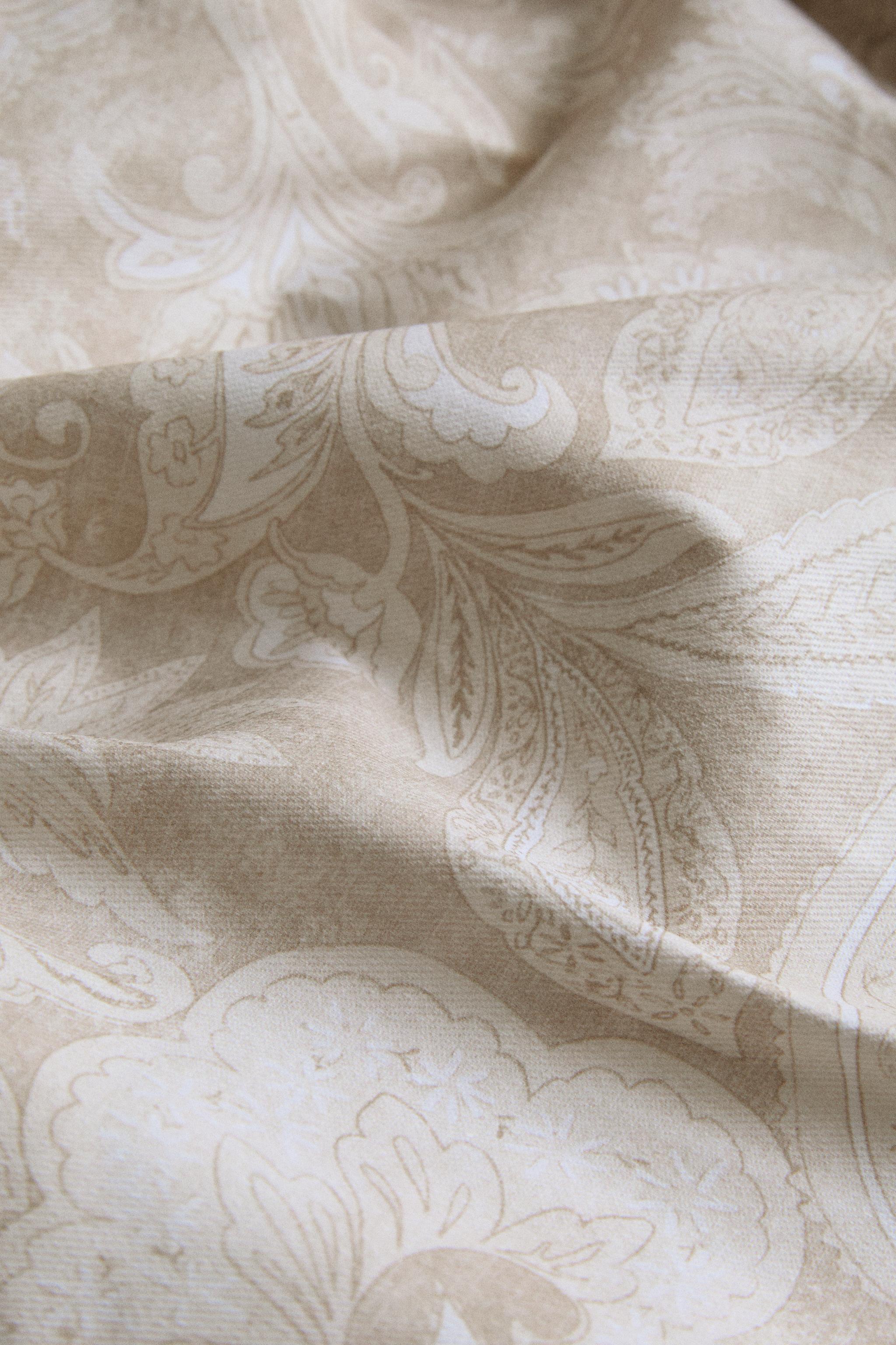 PAISLEY PRINT RESIN-COATED TABLECLOTH