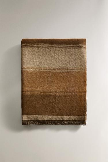 COUVERTURE COTON RAYURES - rayures de Zara