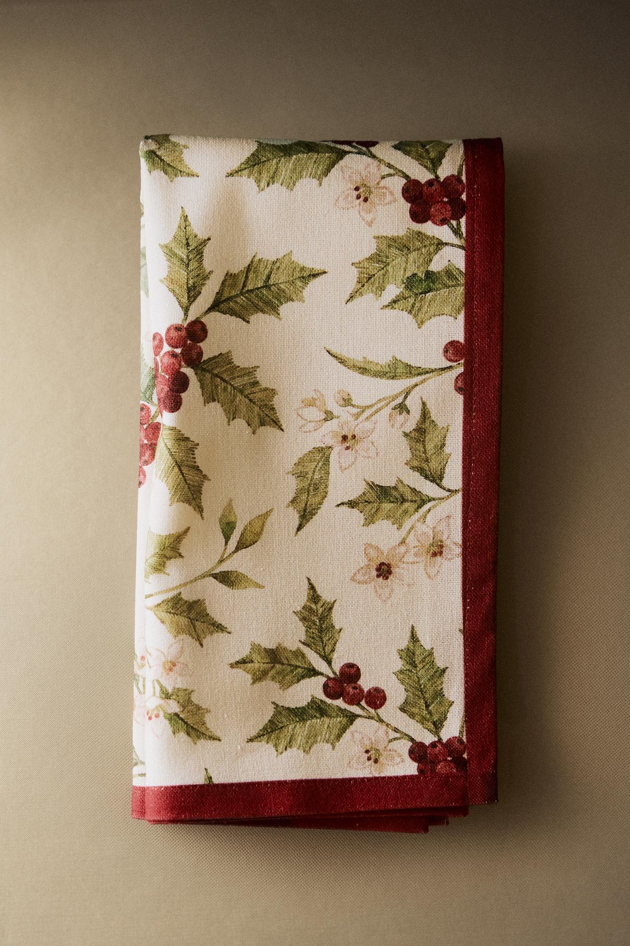 CHRISTMAS HOLLY COTTON NAPKINS (PACK OF 2) — Ecru