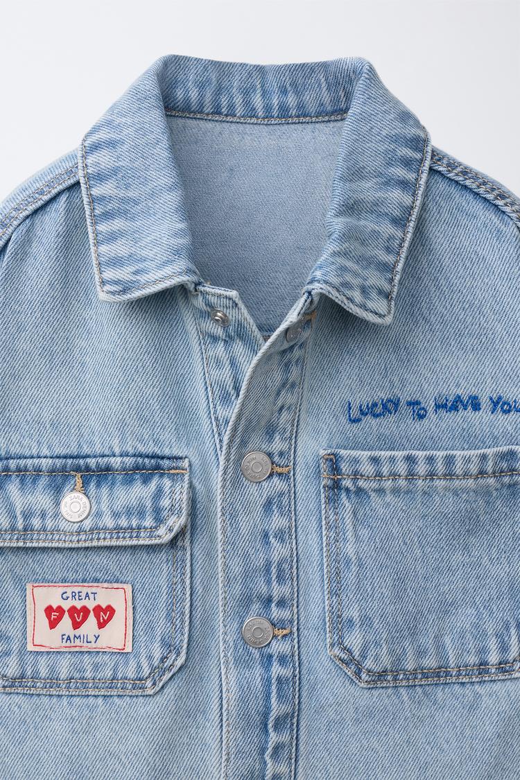 Chaqueta de mezclilla con corazón bordado 3