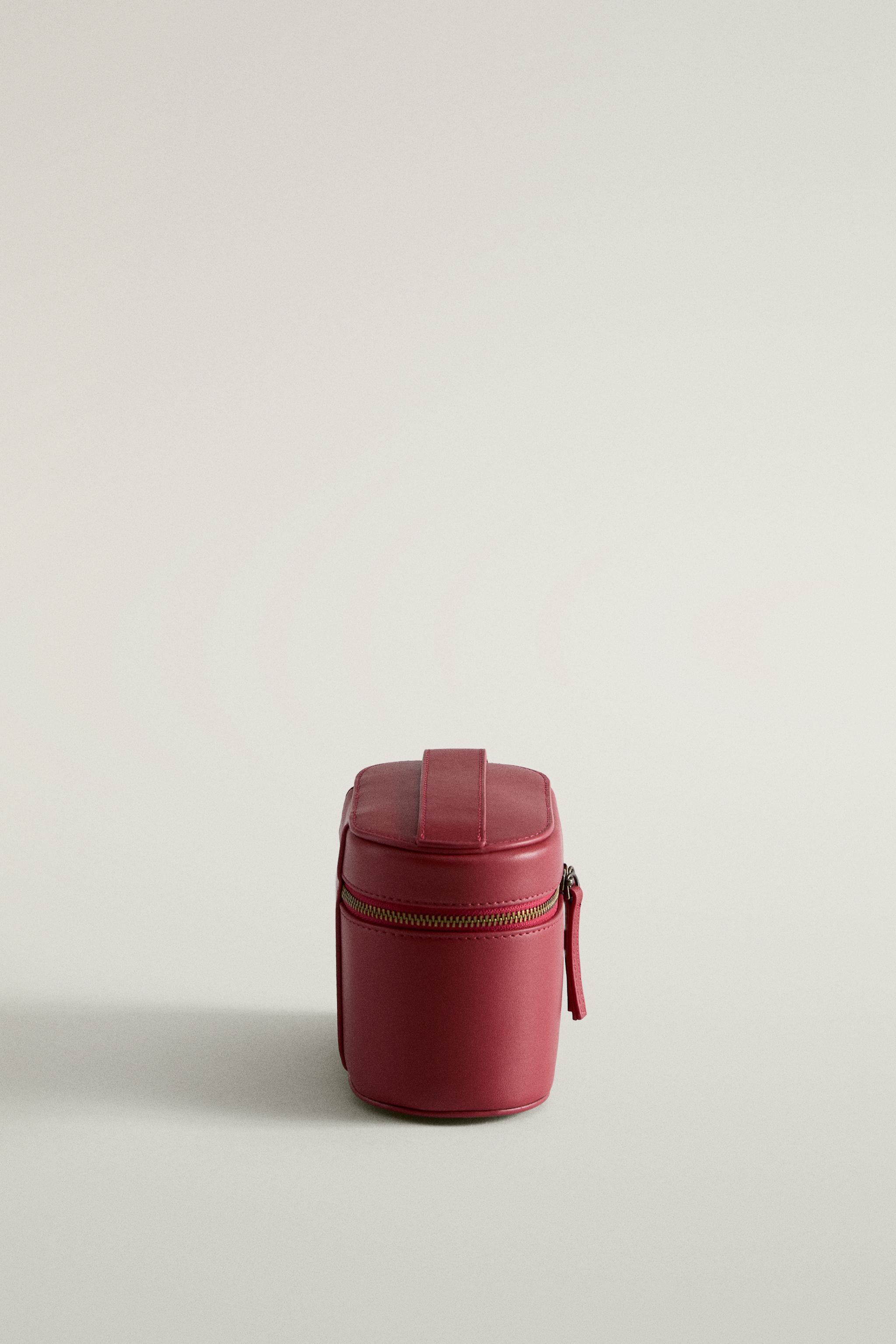 PETITE TROUSSE DE TOILETTE RIGIDE EN CUIR