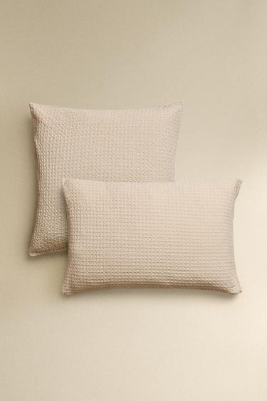 WAFFLE-KNIT PILLOWCASE - Stone by Zara - Image 0