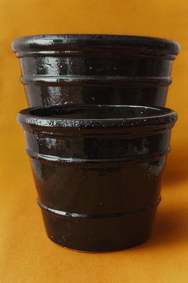 CERAMIC GARDEN POT - Black by Zara