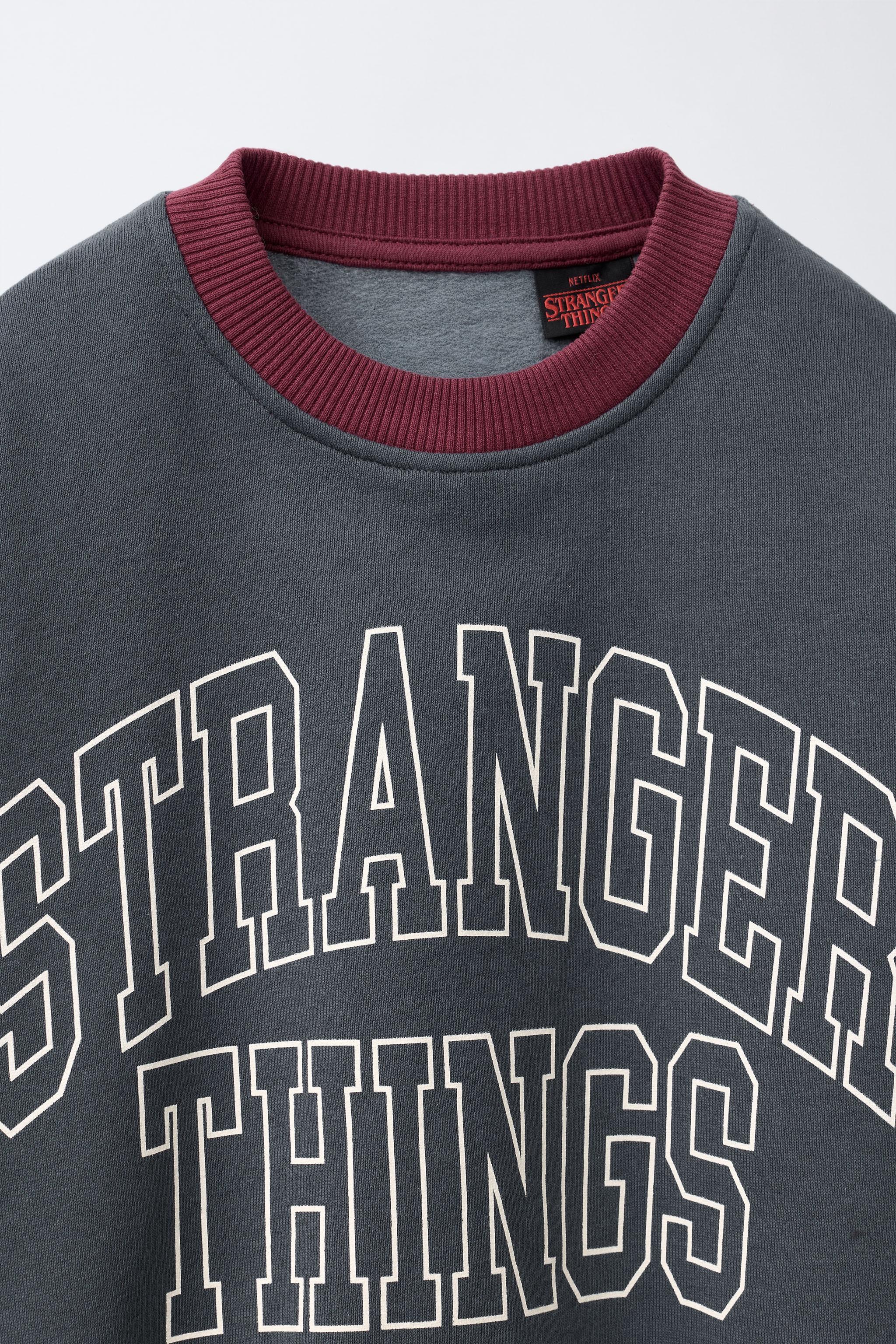 STRANGER THINGS ™/ © NETFLIX PRINT SWEATSHIRT
