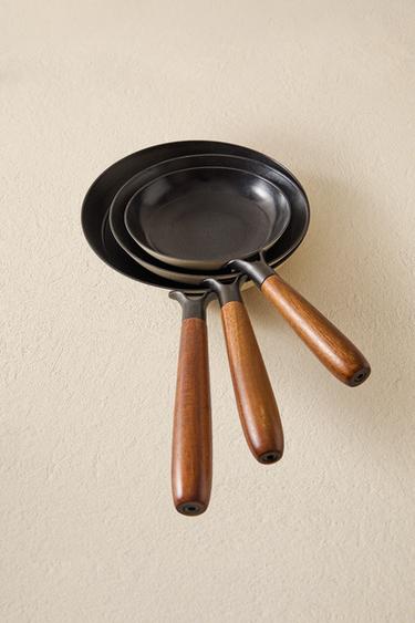 POÊLE FER - Crème de Zara