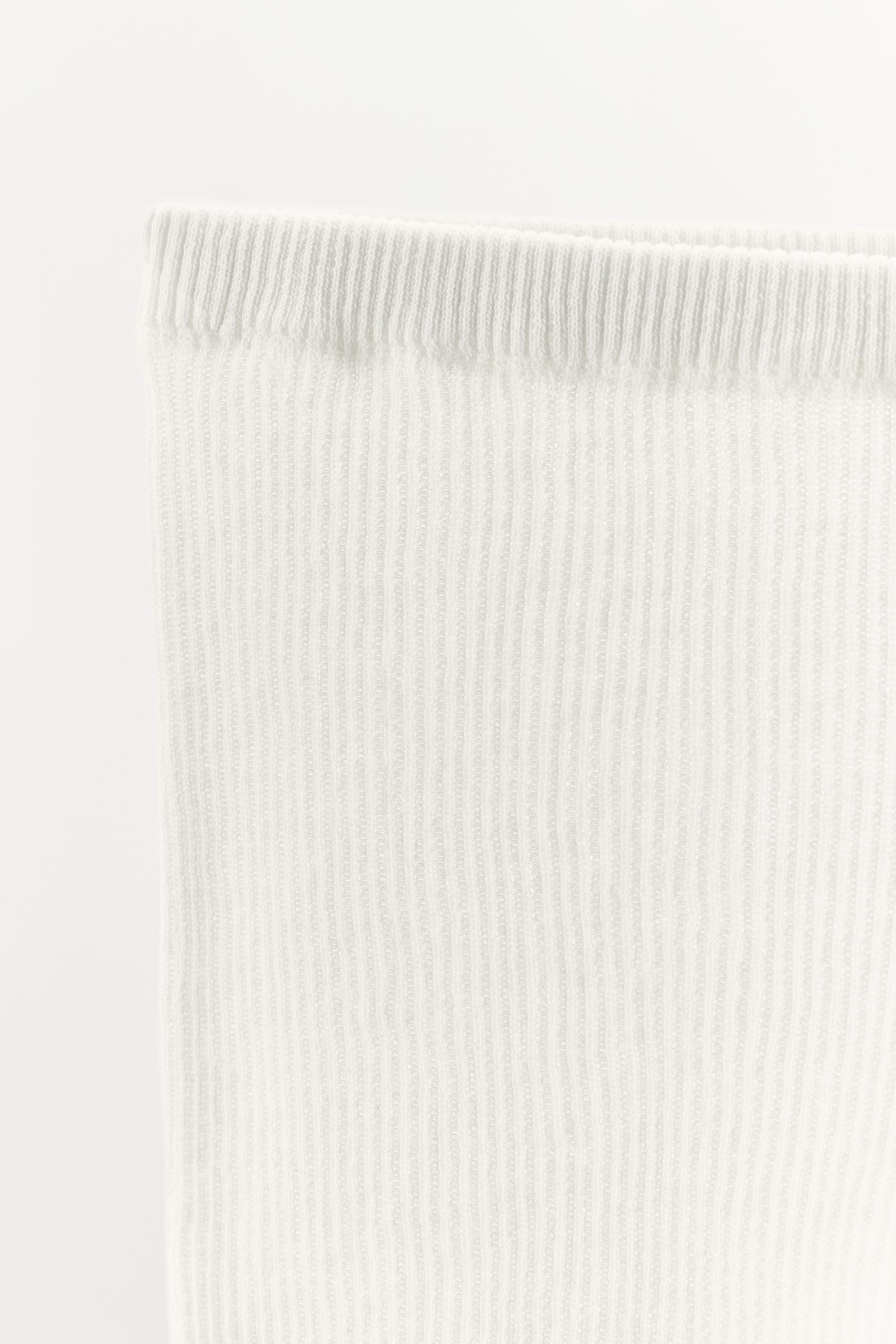 SHORT EN MAILLE CÔTELÉE