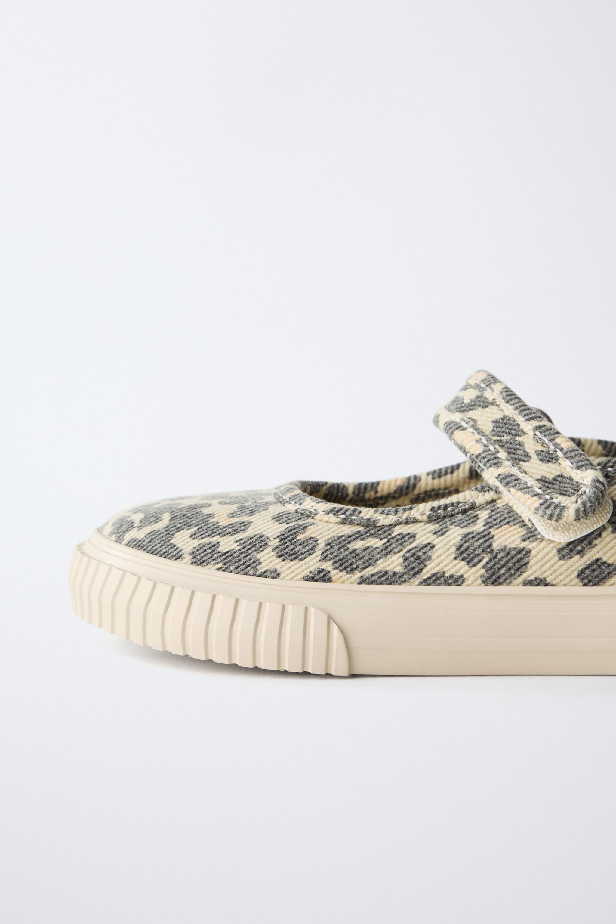 ANIMAL PRINT BAREFOOT SNEAKERS