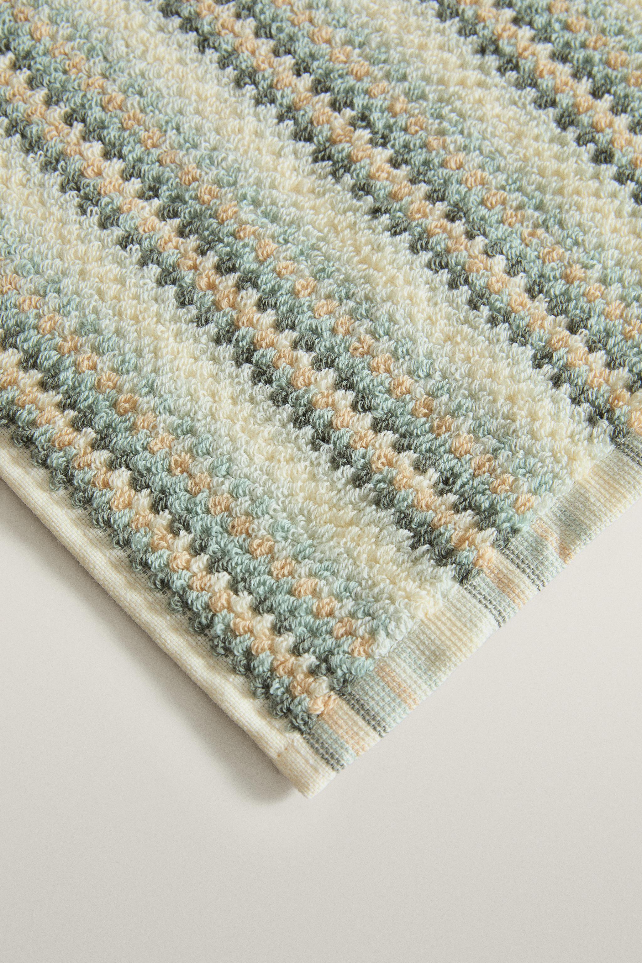 COTTON STRIPED BATH TOWEL