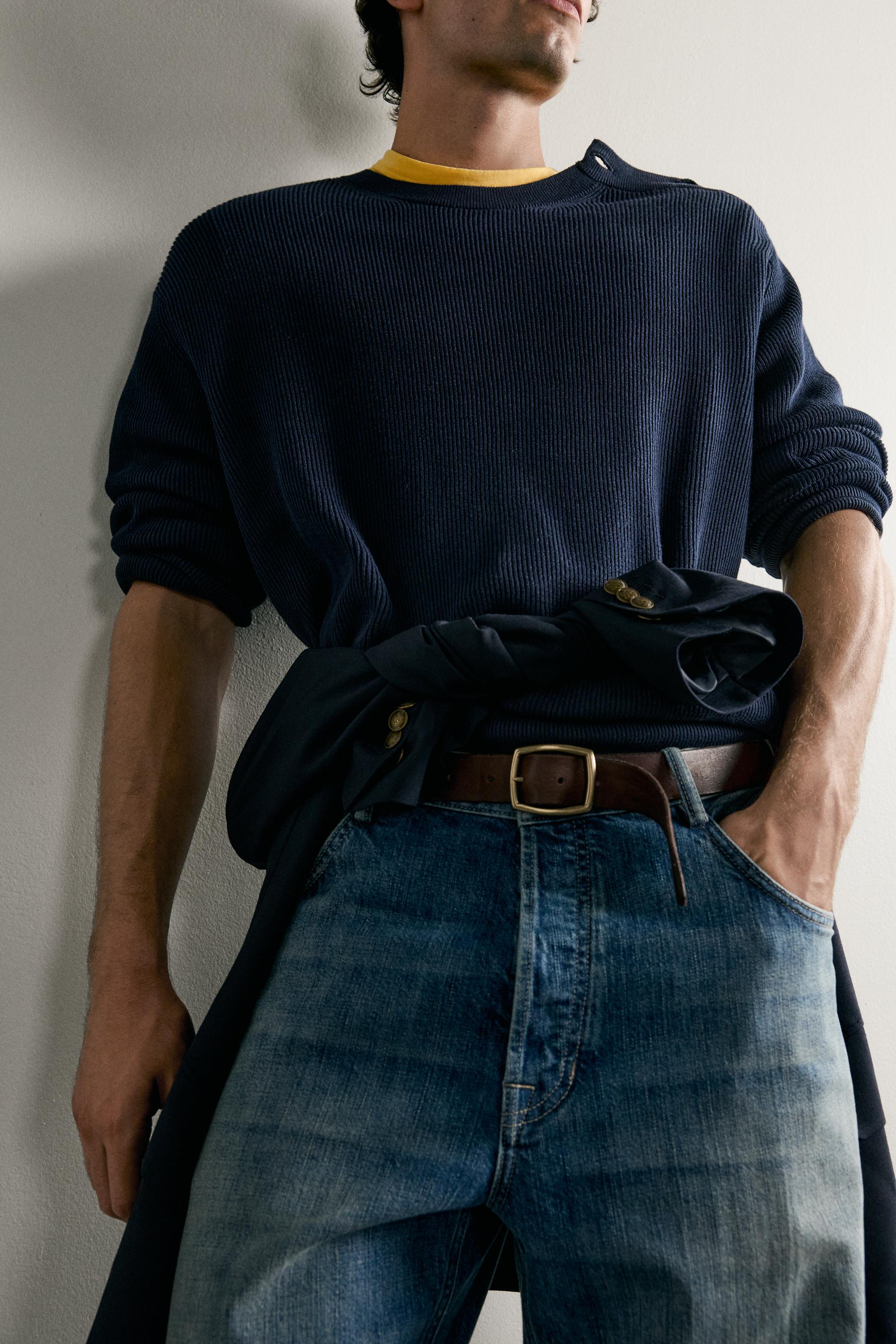 REGULAR FIT BUTTON NECK JUMPER