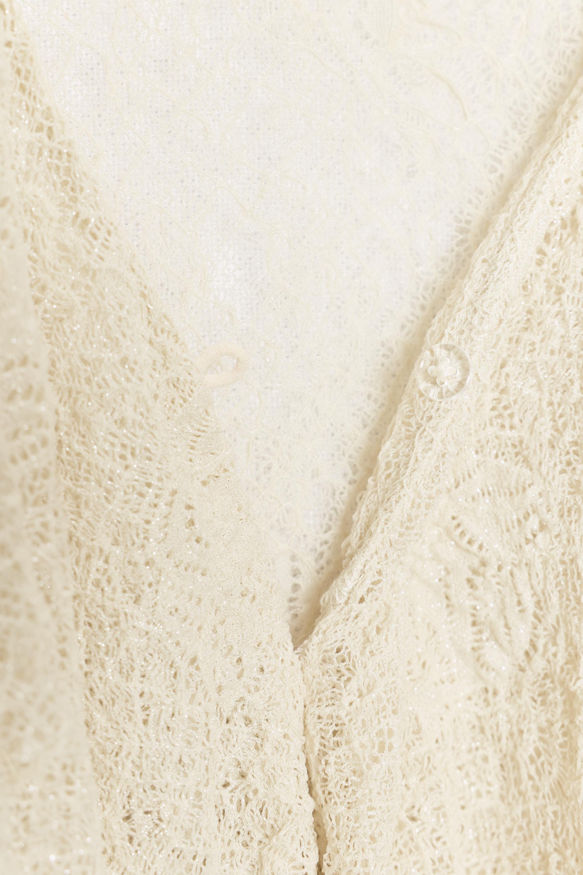 SHINY RUFFLED LACE TOP